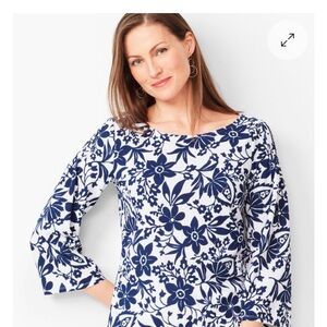 Talbots Pintuck floral Shoulder top. Women’s large bell sleeves